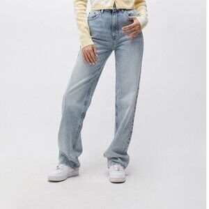 90s lightwash boyfriend jeans (wore once) - 24